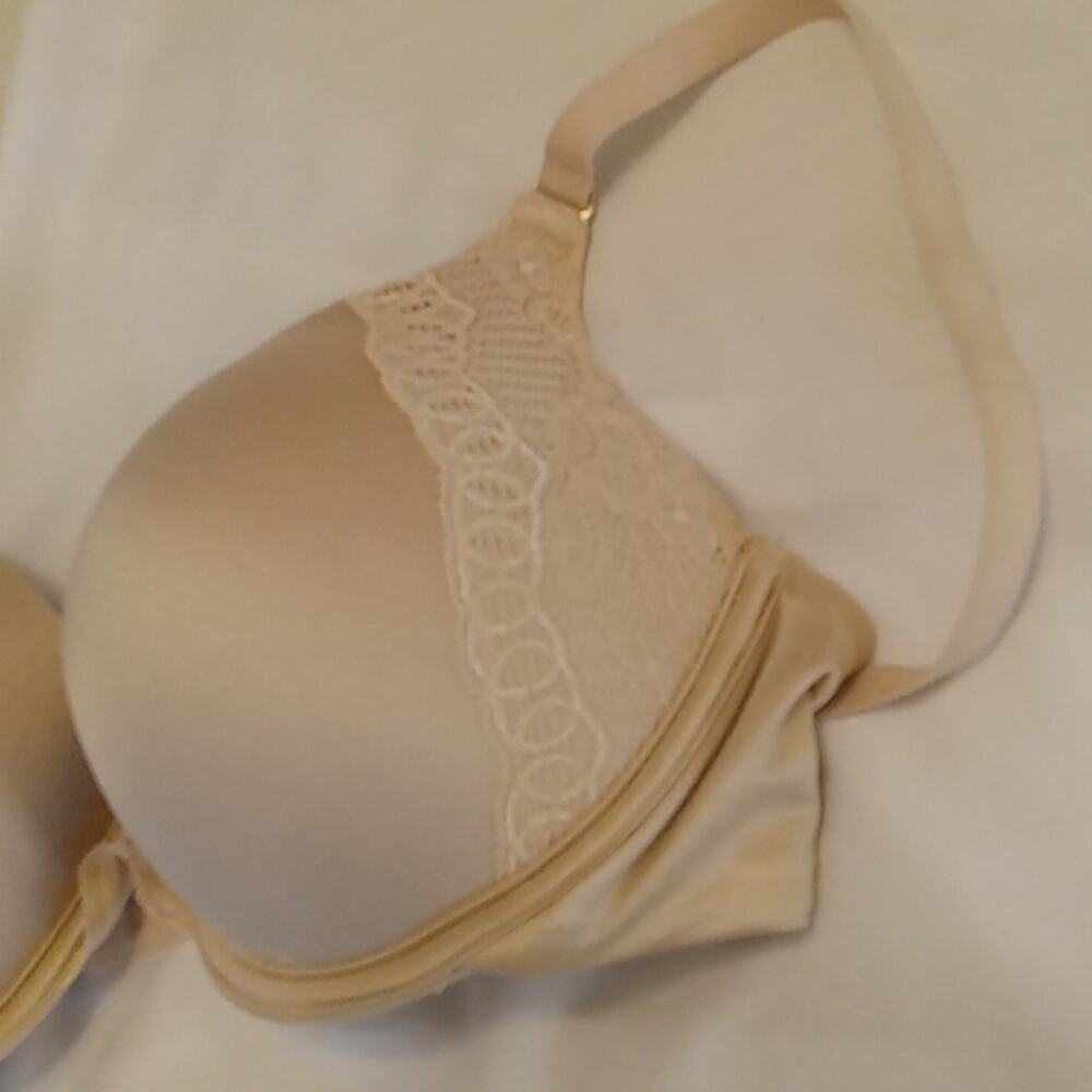 Maidenform Women's Cream underwire padded 36C bra. Comfortable,Sexy. - Picture 2 of 6